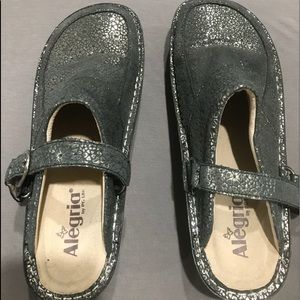 Algeria clogs like new